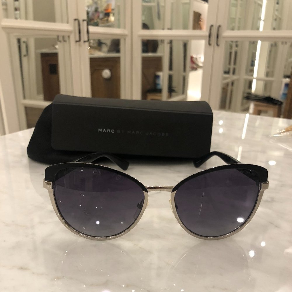 Marc By Mark Jacobs Cat-eye Sunglasses and Case